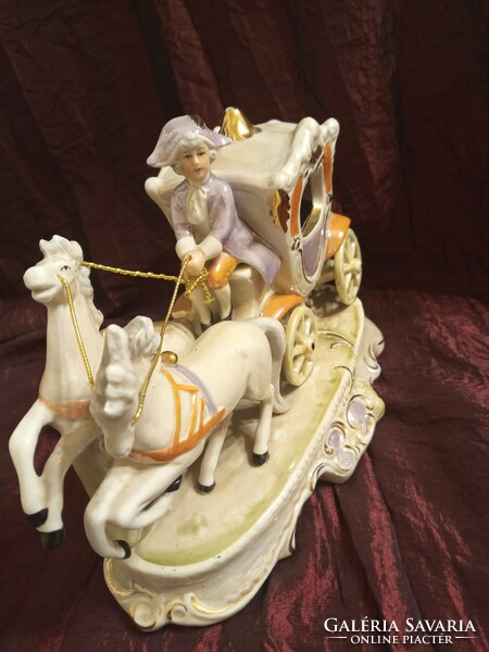 Porcelain carriage