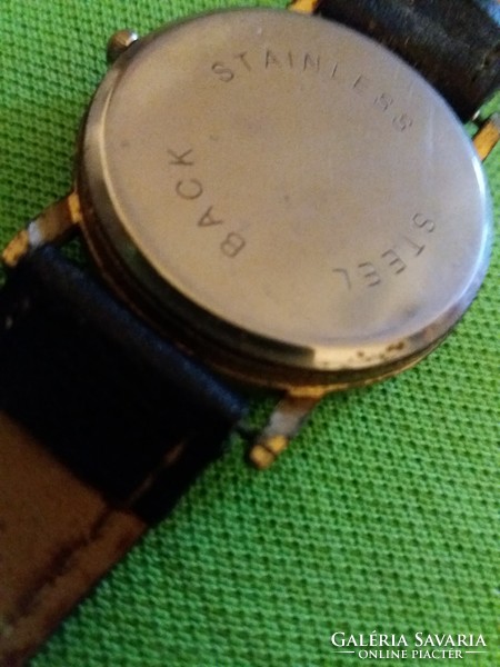 Retro fk colleiten quartz watch without battery has not been tested according to the pictures