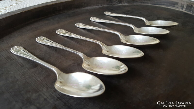 Set of 6 English silver-plated teaspoons.
