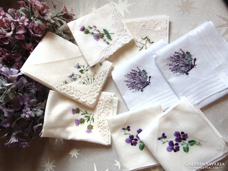 2 textile handkerchiefs embroidered with a bouquet of violets