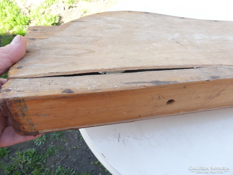 Antique zither with horse heads