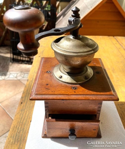 Antique coffee grinder wooden boxed coffee grinder kitchen tool