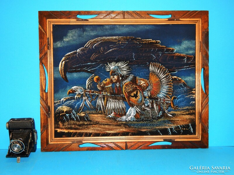 Carved frame with an external size of 50x60 cm, with a gift painting