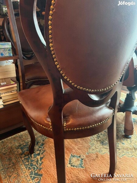Antik székek (4db) újszerű állapotban, asztallal vagy magában