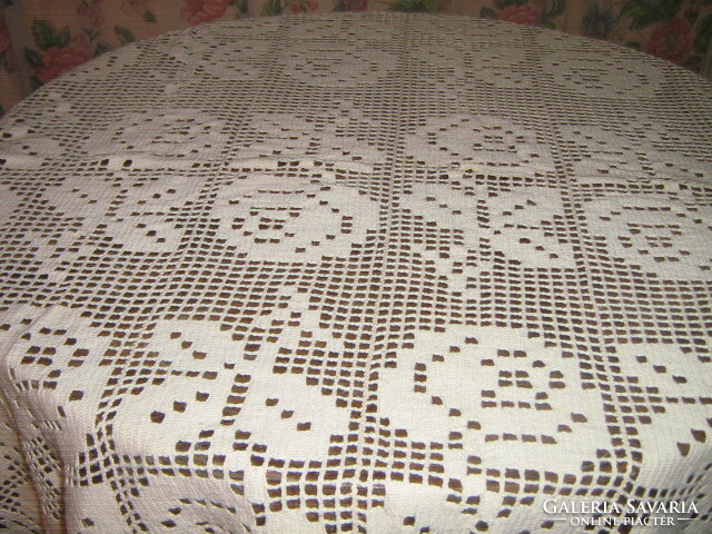 Beautiful antique ecru rose hand crocheted tablecloth