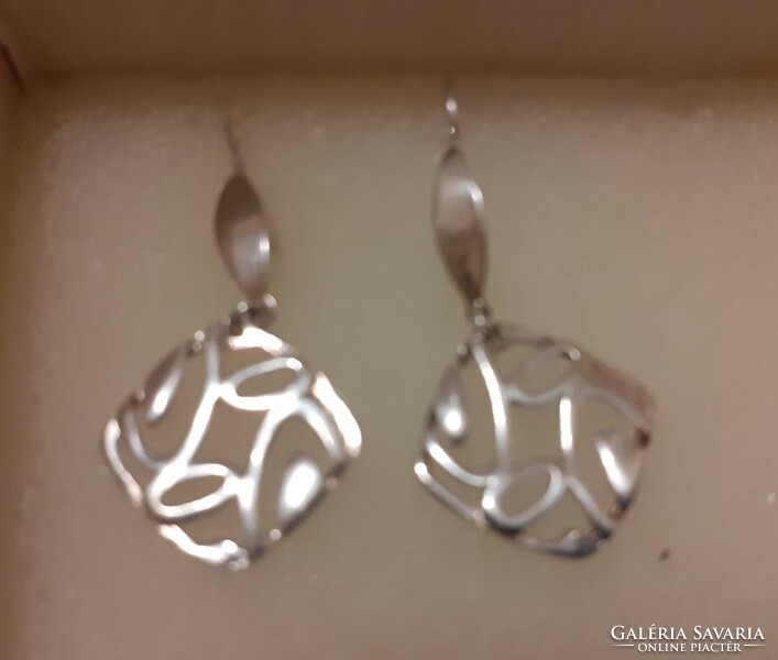 Pointy silver earrings (925)