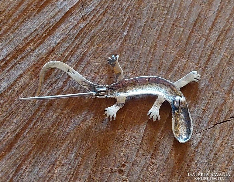 Silver lizard, gecko brooch, pin with marcasite stones