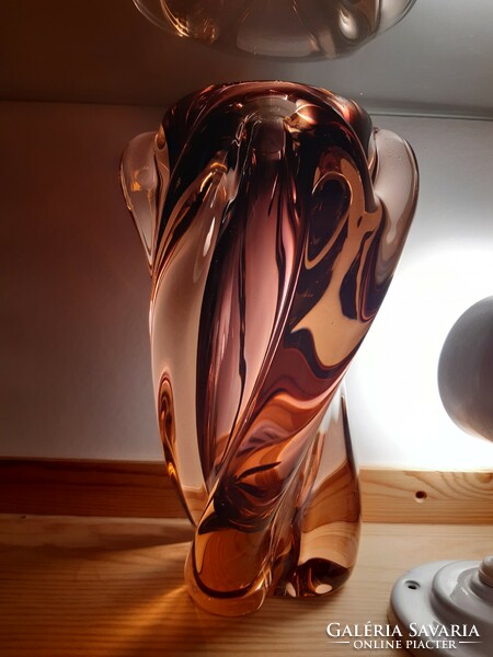 Huge salmon-colored Czech vintage glass vase hospodka