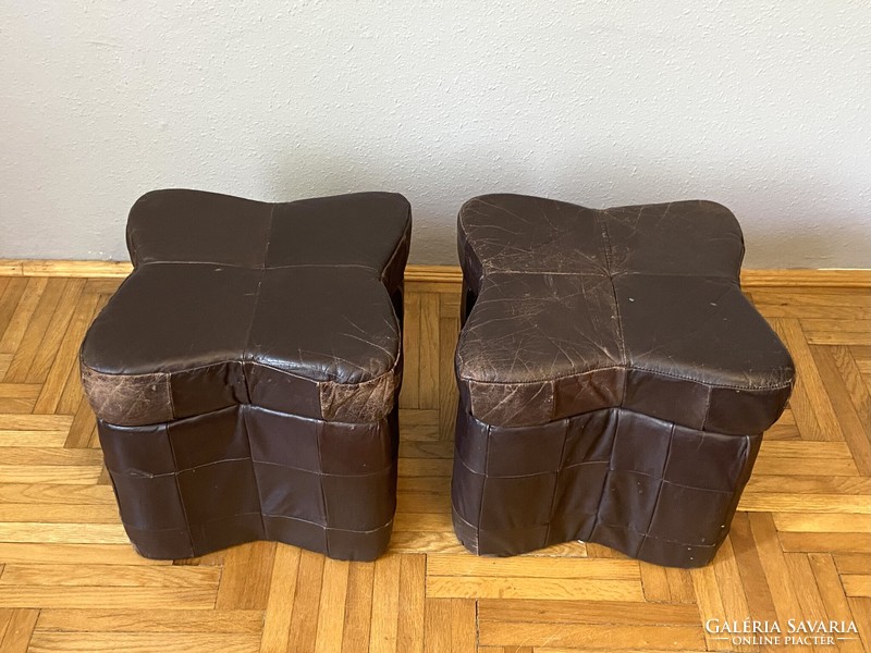 2 Star-shaped pouf seats sewn from leather