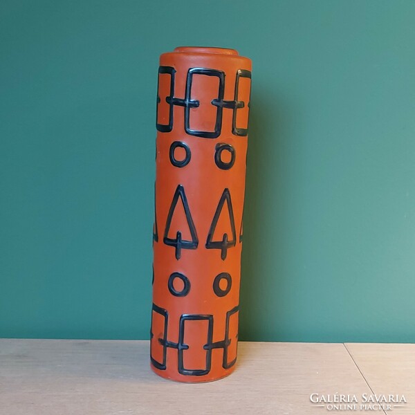 Vintage lake head ceramic vase