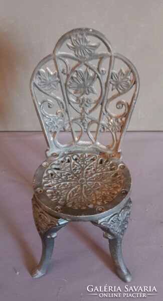 Cast iron small chair flower holder negotiable unique design!