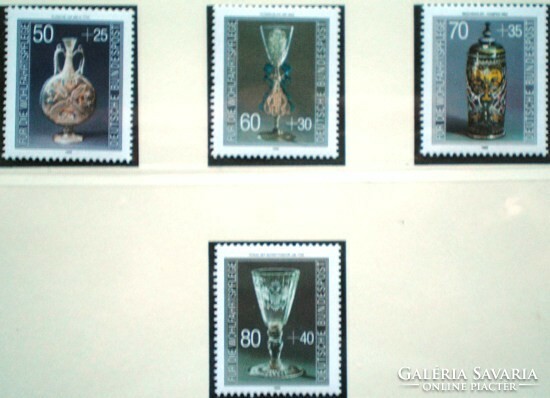 N1295-8 / Germany 1986 public welfare : valuable glass objects stamp series postal clerk