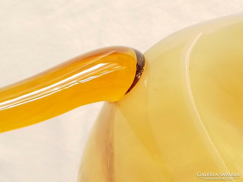 Régi borostyán sárga színes szögletes öntött üveg füles dekor korsó palack kiöntő váza 20,5 cm