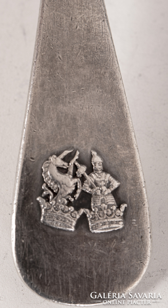 Silver openwork cake shovel - with family mark on the handle (with Cornish family coat of arms)