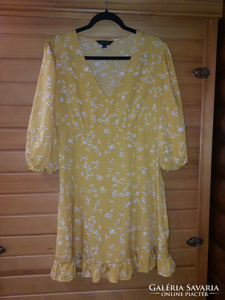 New look 40's floral frill midi. Novel. Chest: 52 cm, waist: 42 cm.