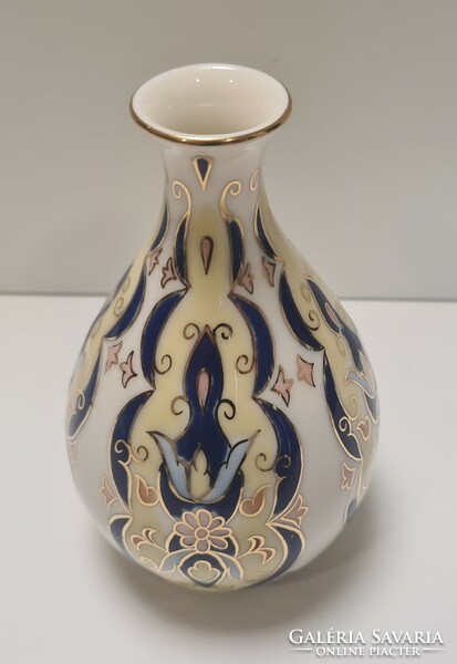 Zsolnay Perzsa mintás kis váza #1935