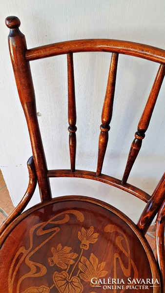 4 db. gyönyörű Thonet szék, a múlt század elejéről.  A 4 db. csak  együtt eladó.