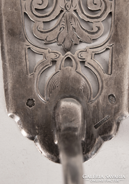 Silver openwork cake shovel - with family mark on the handle (with Cornish family coat of arms)