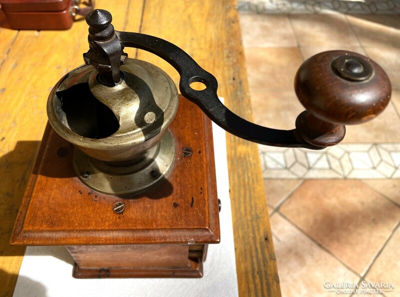 Antique coffee grinder wooden boxed coffee grinder kitchen tool