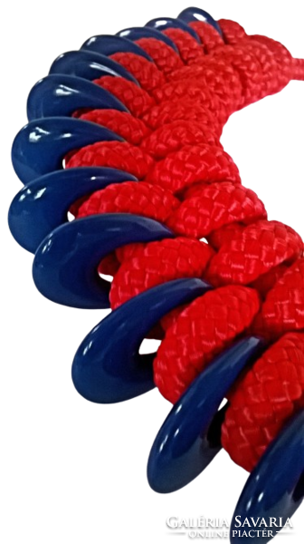 Red-blue paracord necklace