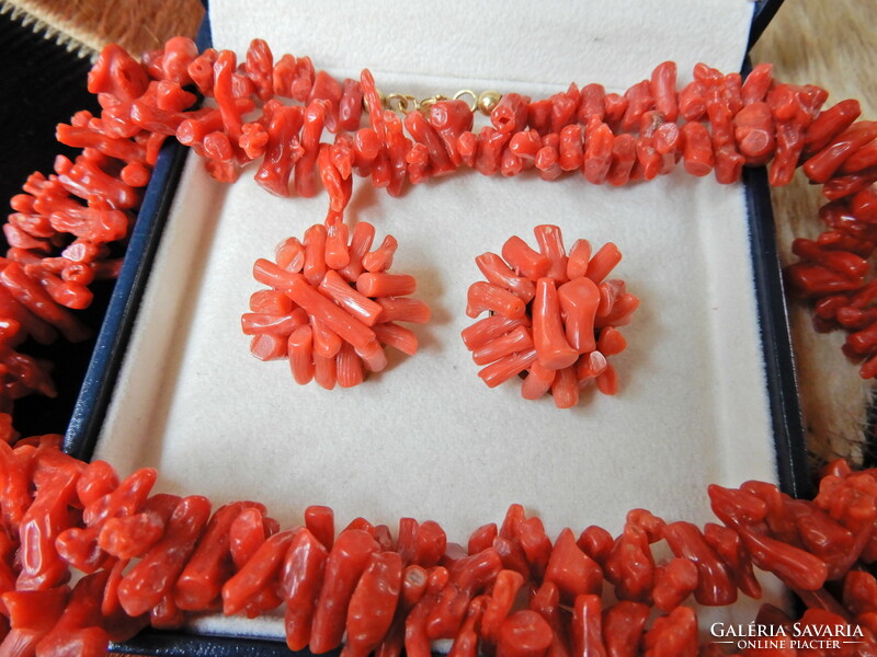 Antique noble coral jewelry set with gold-plated fittings