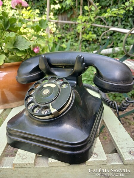 Old fashioned vinyl dial phone
