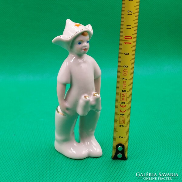 Retro polonne small scout, pioneering porcelain figure