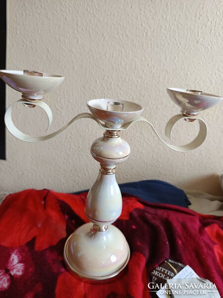 Candle holder for 3 candles with iridescent paint