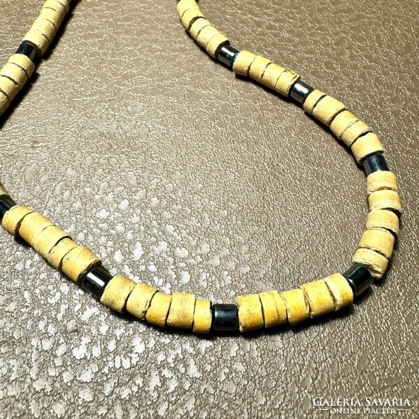Men's or unisex necklace made of wood and hematite beads, men's jewelry, masculine chain, vintage stud