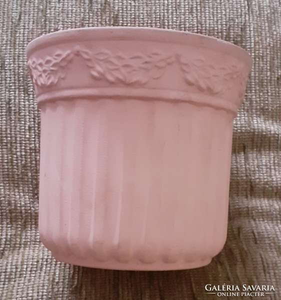 Ceramic flower pot, basket. 13.5 X 12 cm