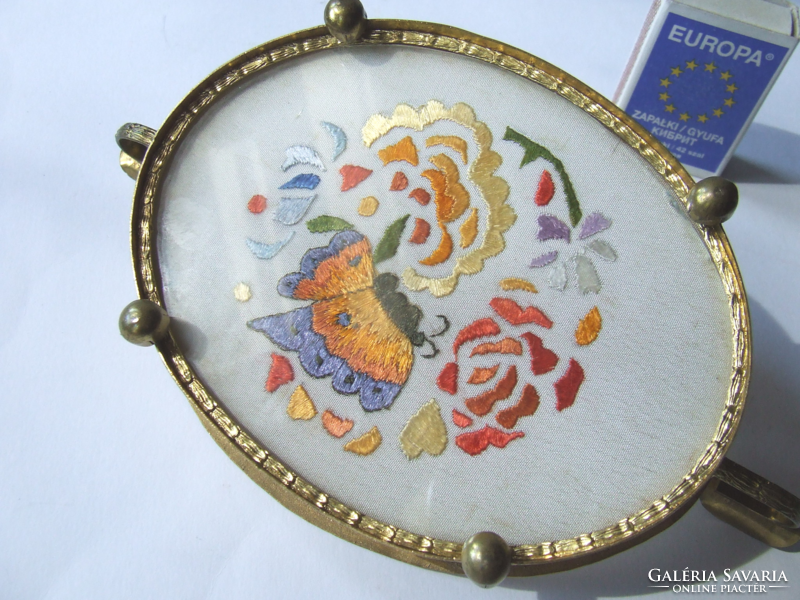 Beautiful, larger gilded, ball-mounted ashtray with glass insert and ashtray embroidery