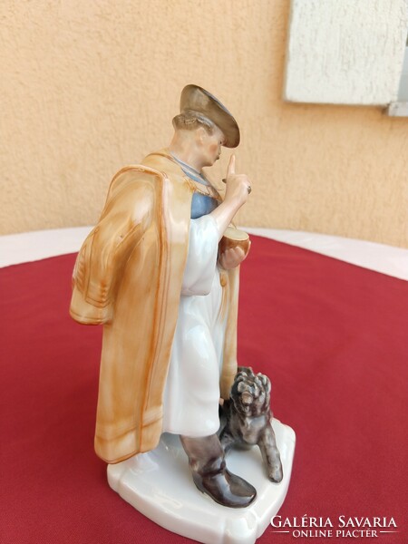 Herend shepherd feeding his dog,,,,22 cm,,,flawless,,now without a minimum price...