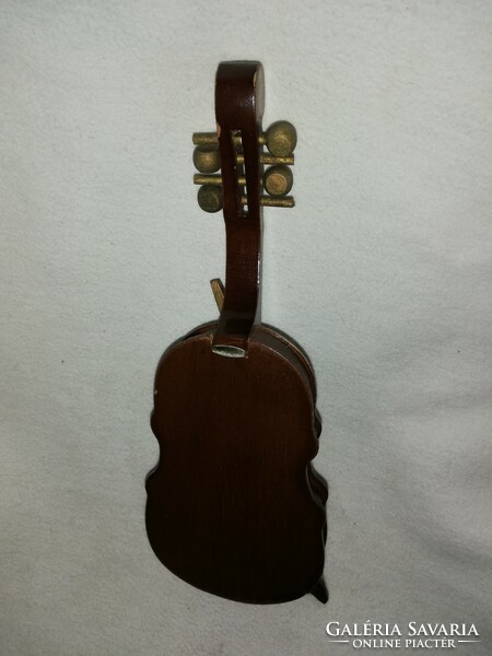 Ornamental violin with strings
