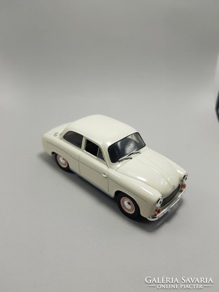 Syrena 104 car model, model