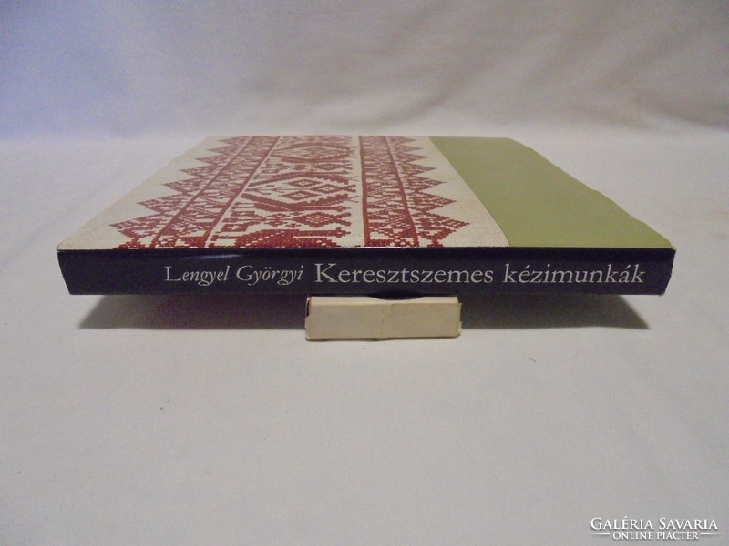 Lengyel Györgyi: Keresztszemes kézimunkák - 1981 - retro kézimunka könyv