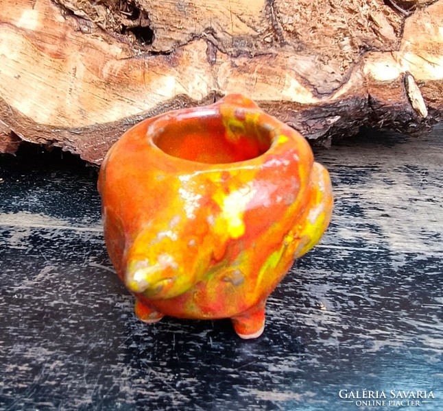 Ceramic dish in the shape of a bird