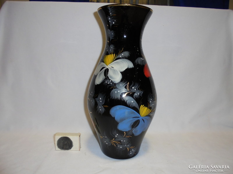 Old hand-painted black floral glass vase - kunstglas