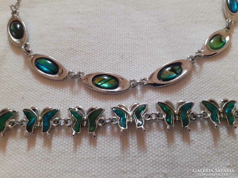 Necklace and bracelet with abalone shell decoration