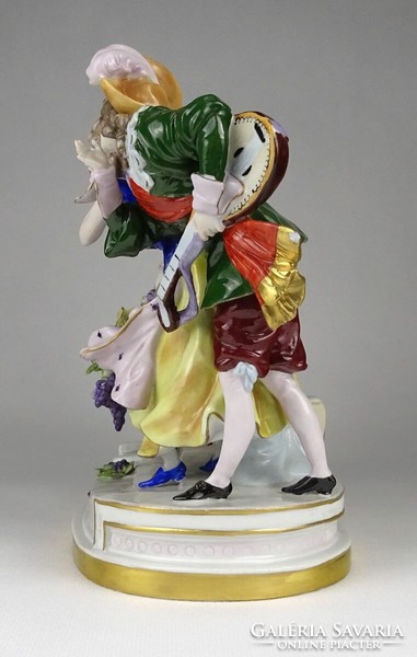1P884 Régi jelzett Sitzendorf porcelán szüreti jelenet szoborkompozíció talapzaton 24 cm