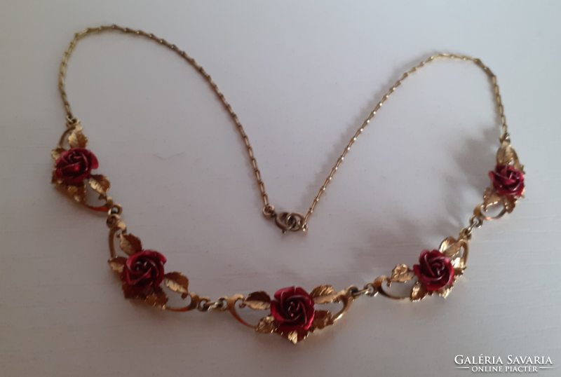 Old gold-plated chain in beautiful condition, decorated with several rose seeds