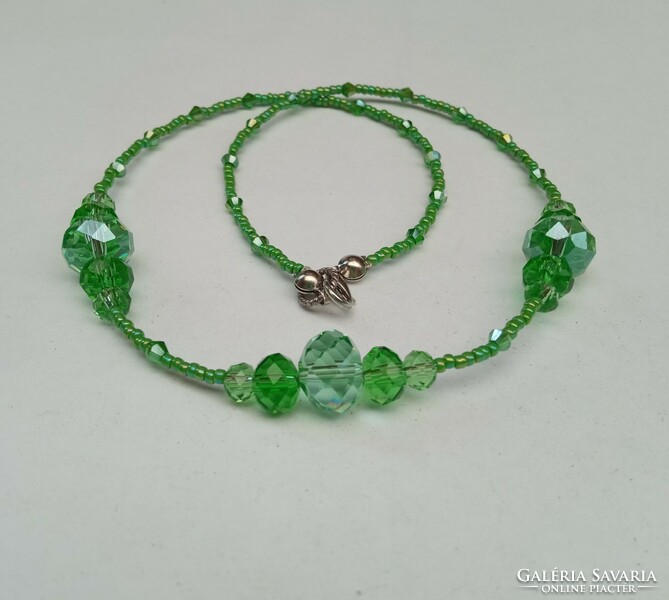 Fashion necklace - green glass beads
