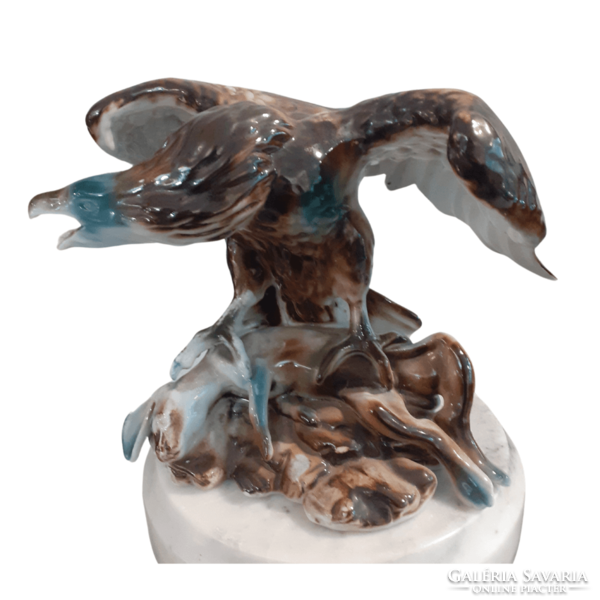 Porcelain hunting eagle m01545