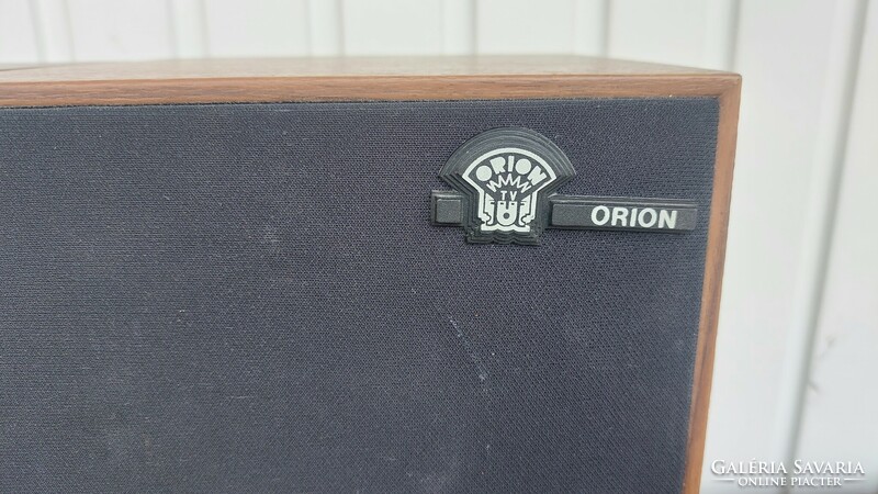 Pair of Orion mambo hs 9 speakers
