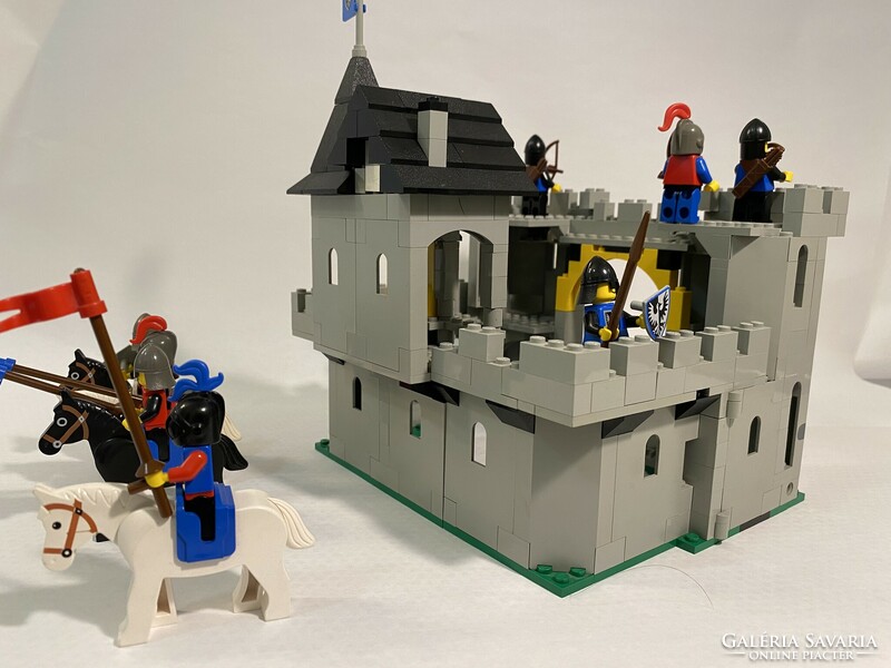 LEGO Castle: Black Falcon's Fortress (6074), plusz lovagokkal :) vintage 1986