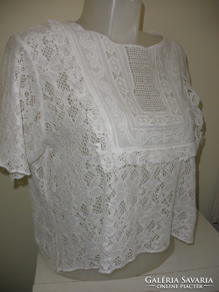 Snow white cotton-lace blouse