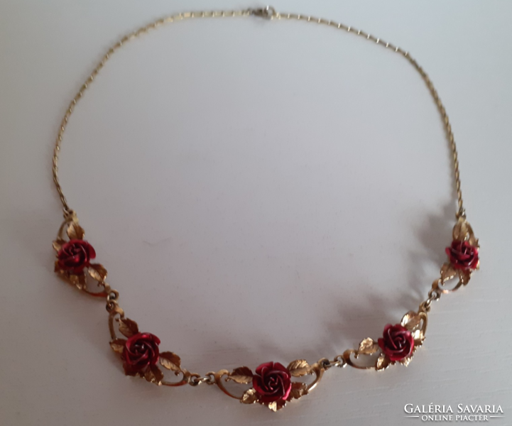 Old gold-plated chain in beautiful condition, decorated with several rose seeds