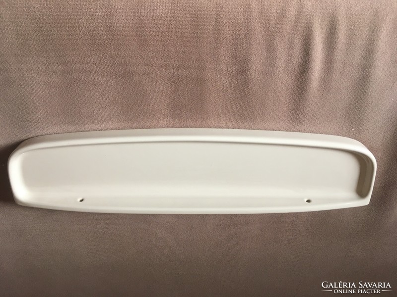 Drapp / beige ceramic bathroom shelf