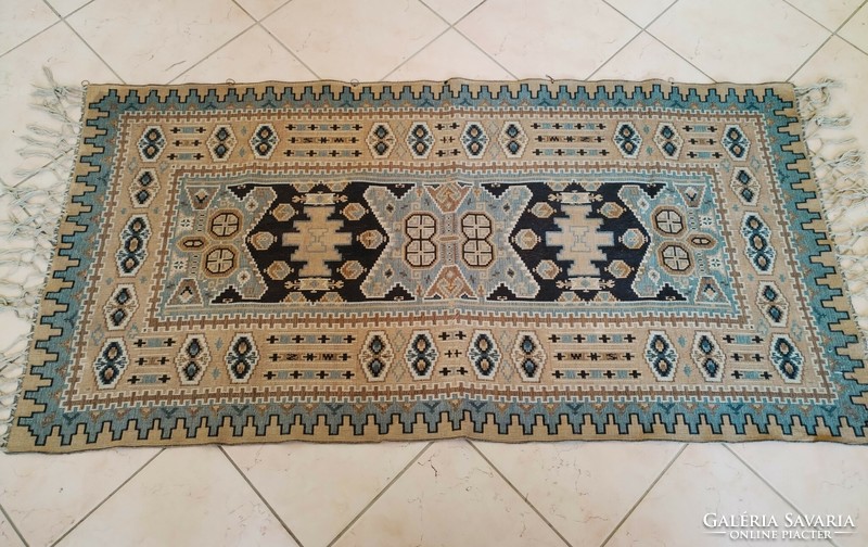 Caucasian pattern woven wall protector