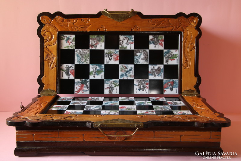 Gyönyörű ázsiai sakk készlet, kézzel faragott-festett