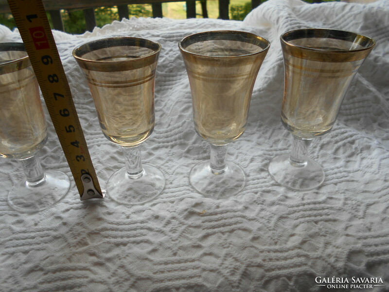 4 stemmed glasses for short drinks